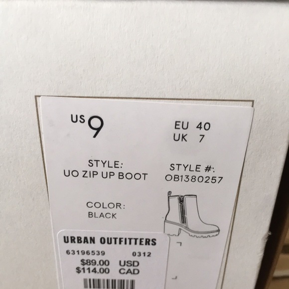 New Urban Outfitters Chunky Heel Black Boots - Picture 9 of 9